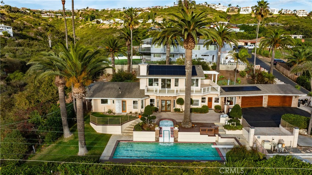 115 E Avenida De Los Lobos Marinos