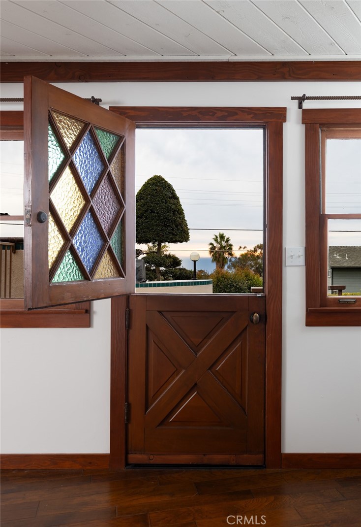 115 E Avenida De Los Lobos Marinos