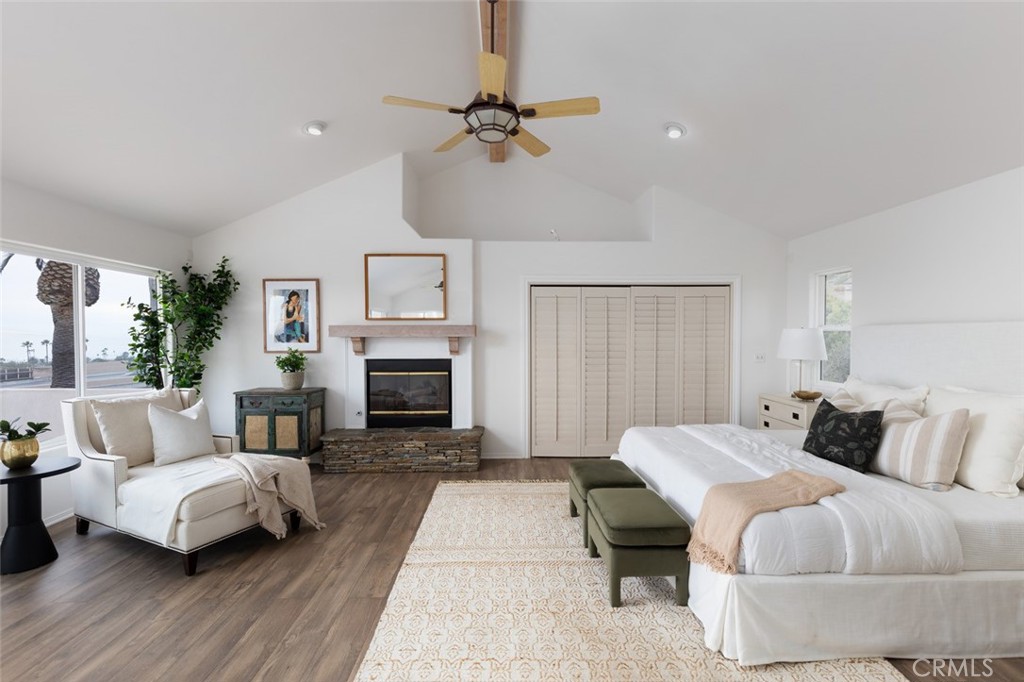 115 E Avenida De Los Lobos Marinos