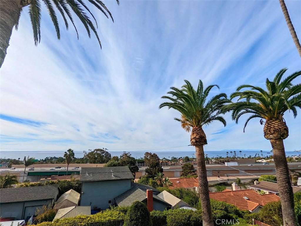 115 E Avenida De Los Lobos Marinos