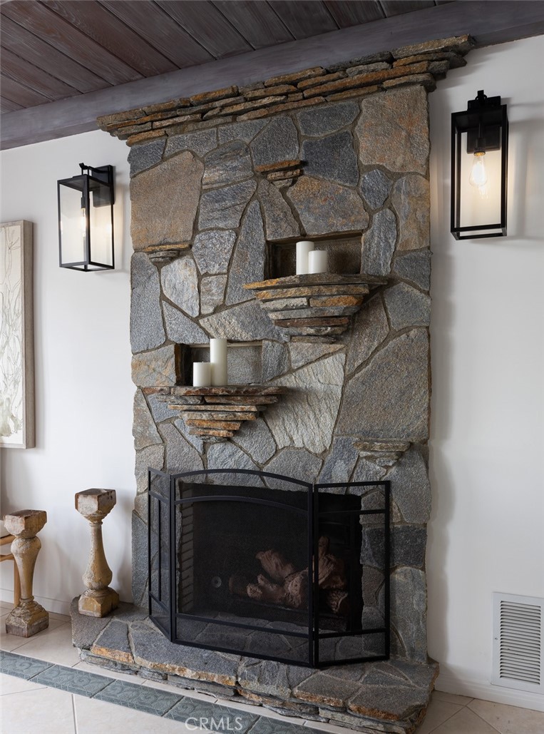 115 E Avenida De Los Lobos Marinos