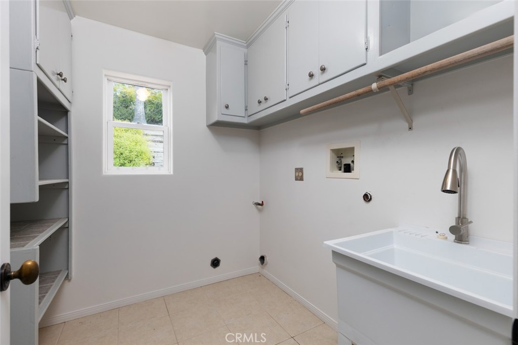 115 E Avenida De Los Lobos Marinos