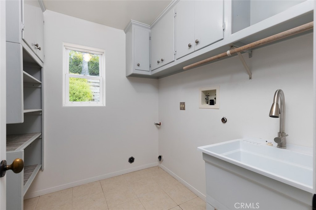 115 E Avenida De Los Lobos Marinos