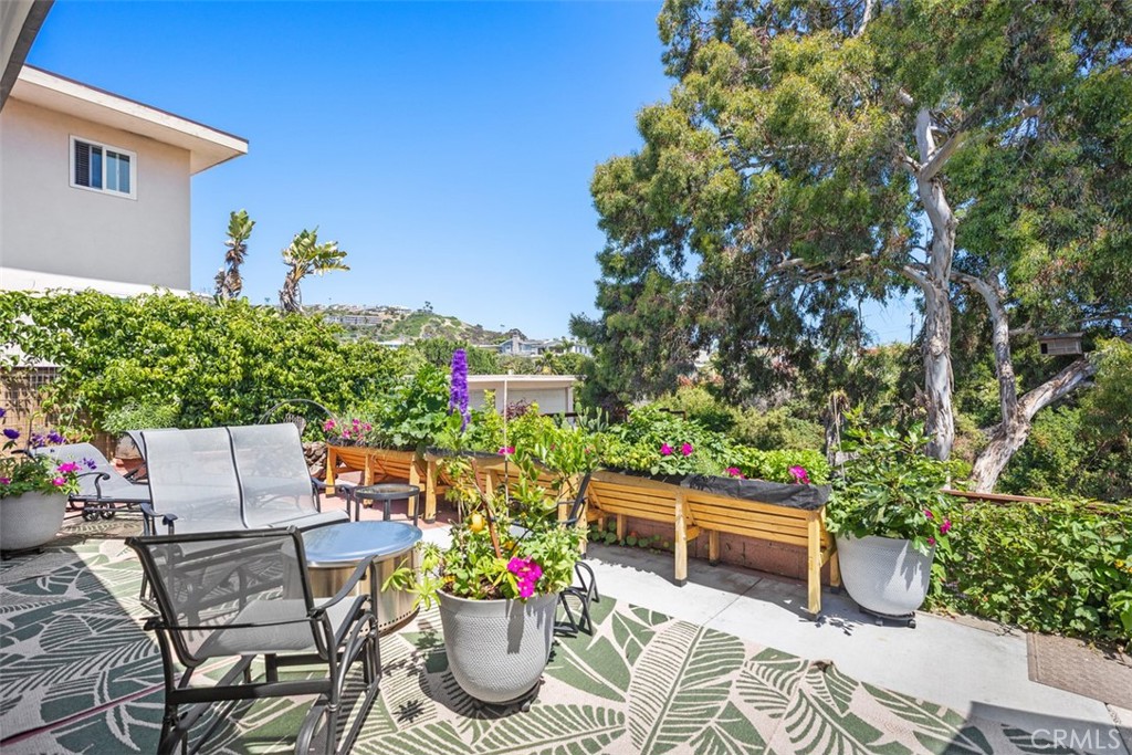 239 Avenida Monterey B