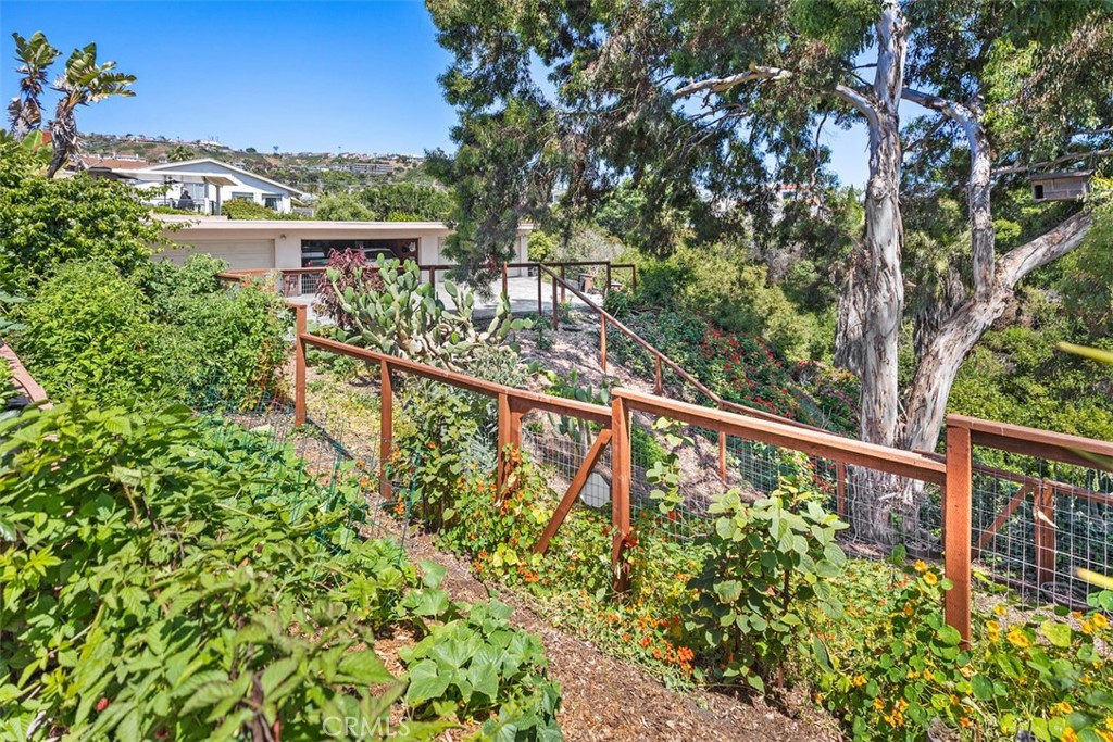 239 Avenida Monterey B