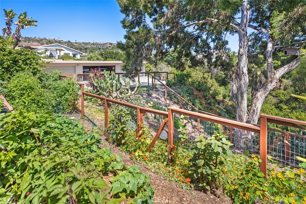 239 Avenida Monterey B