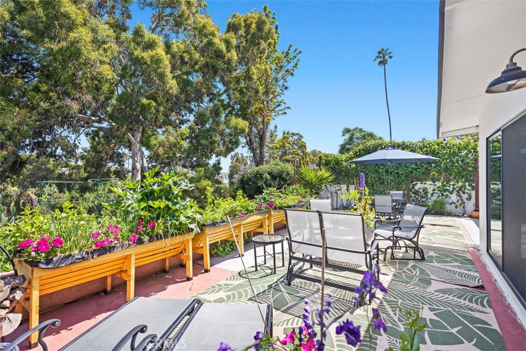 239 Avenida Monterey B