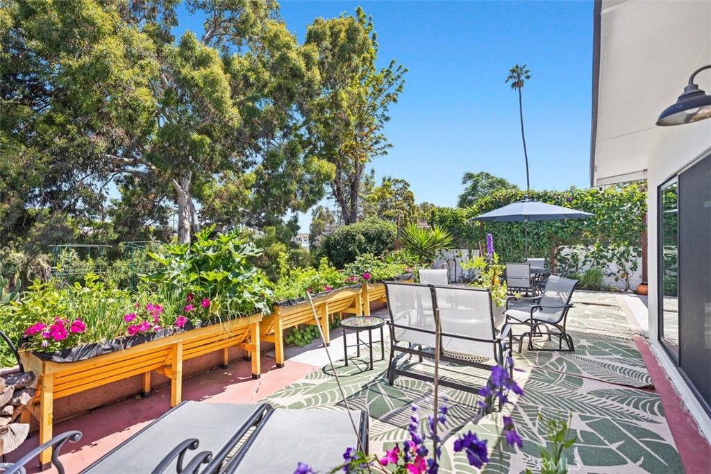 239 Avenida Monterey B