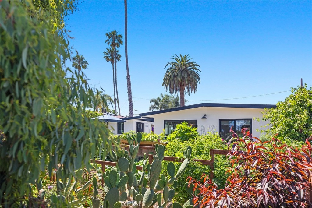 239 Avenida Monterey B