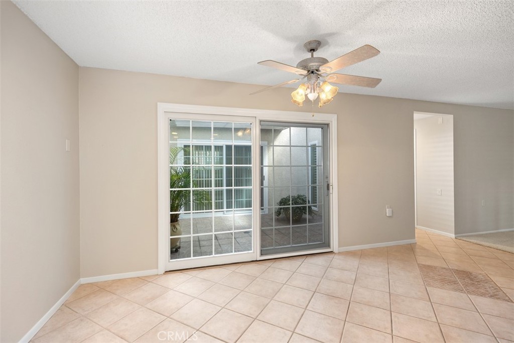 2245 Via Mariposa E B