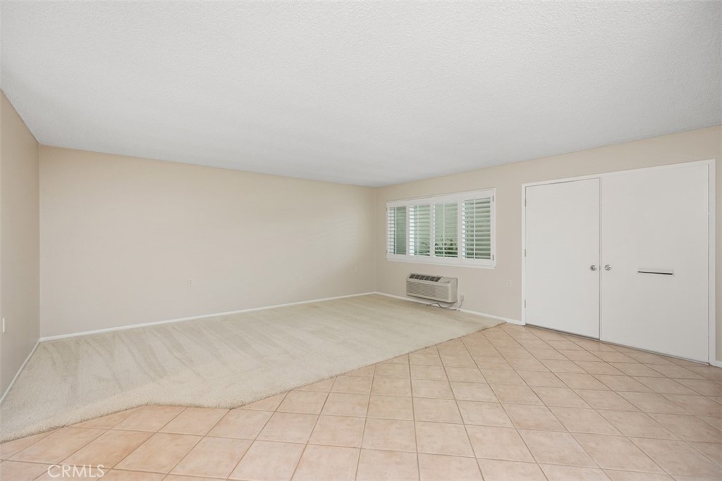 2245 Via Mariposa E B