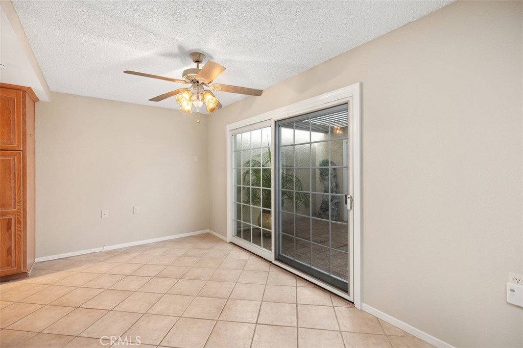 2245 Via Mariposa E B