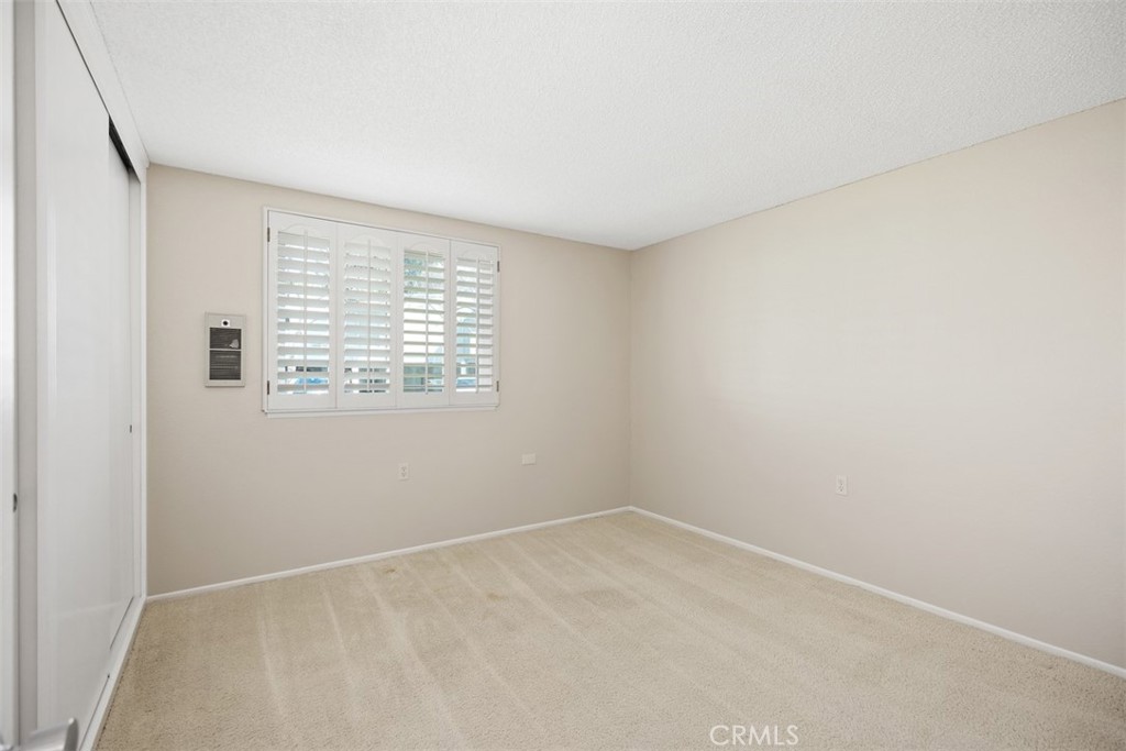 2245 Via Mariposa E B