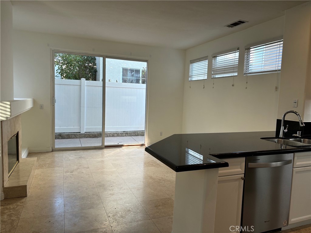 5 Cottonwood Drive