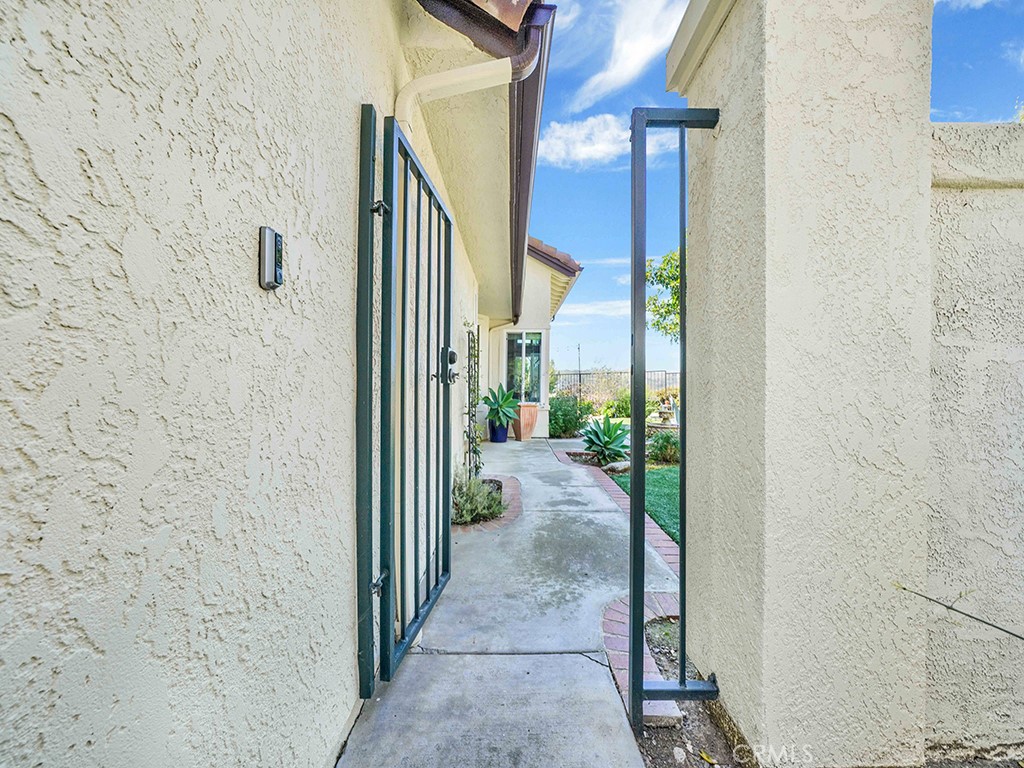 27379 Paseo La Serna