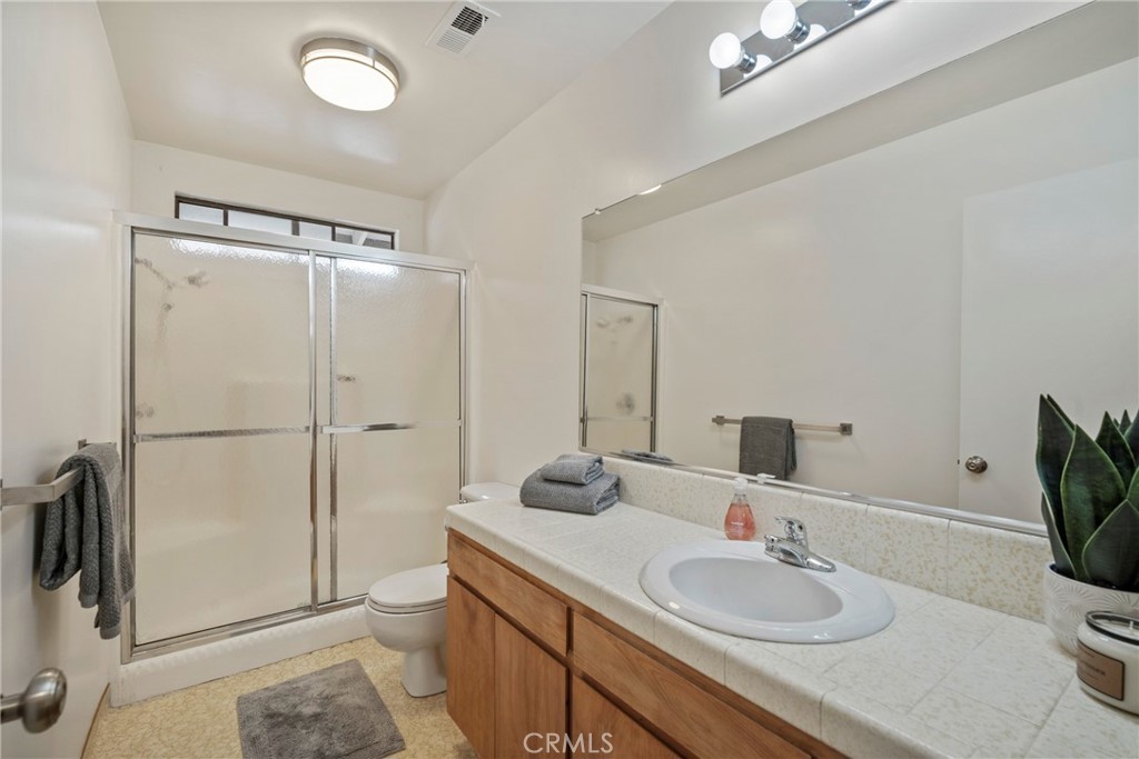 119 W Avenida De Los Lobos Marinos