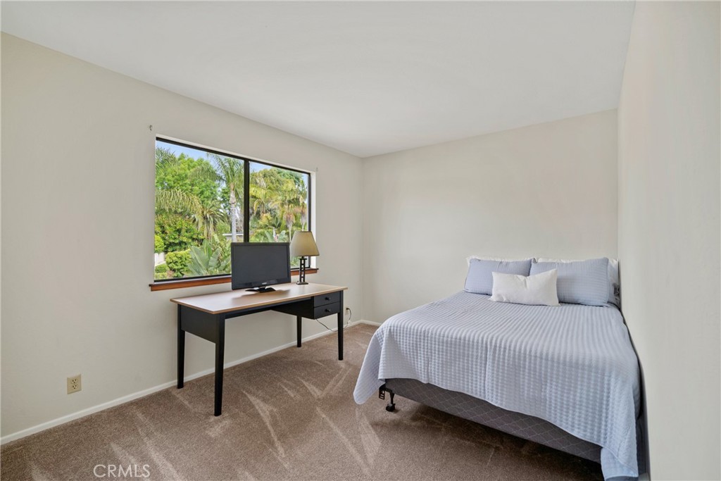 119 W Avenida De Los Lobos Marinos