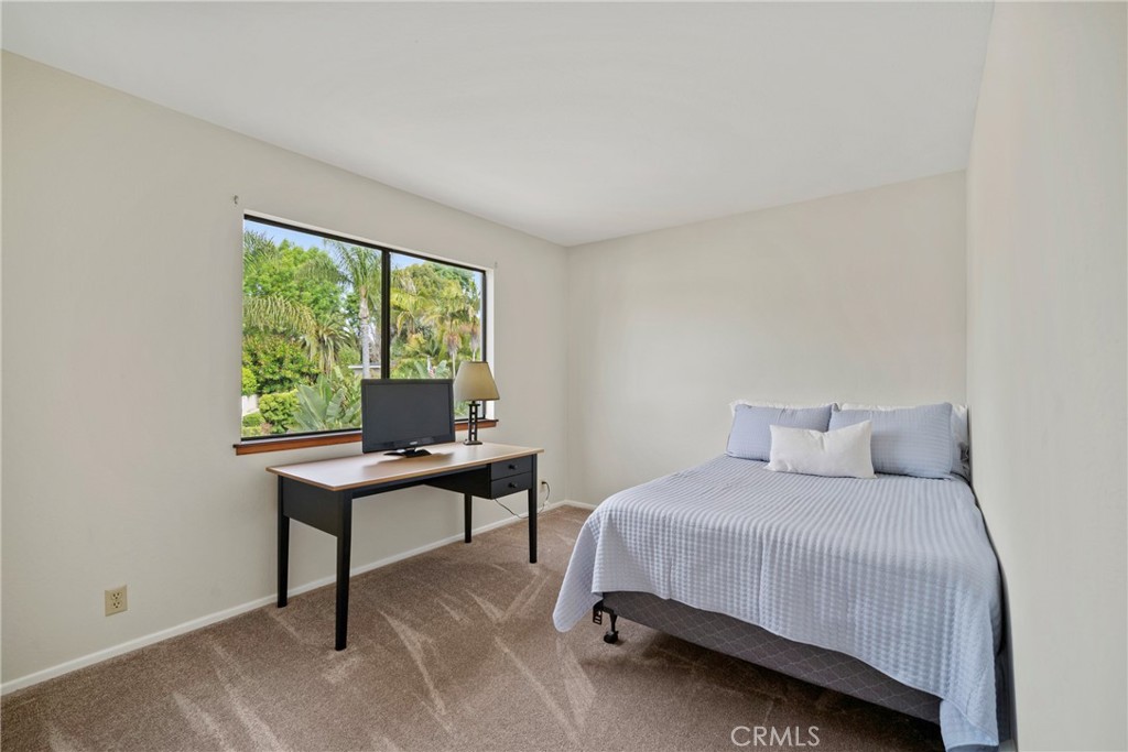 119 W Avenida De Los Lobos Marinos