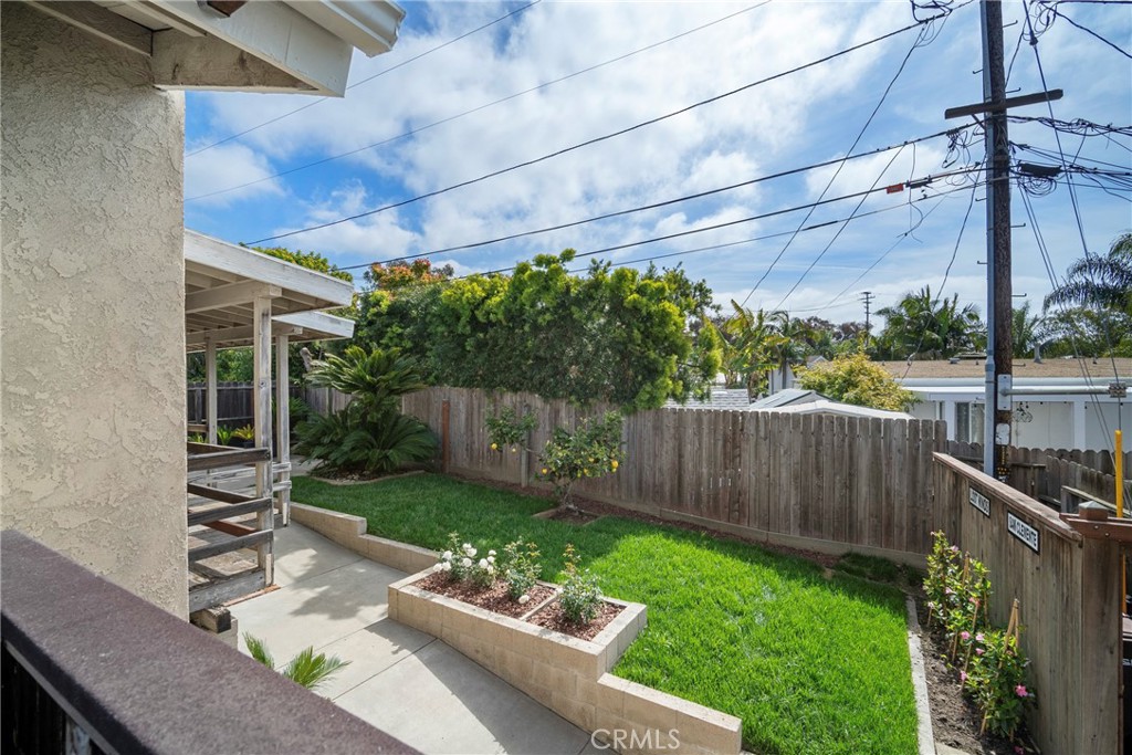 119 W Avenida De Los Lobos Marinos