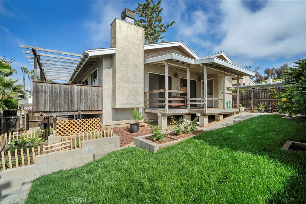 119 W Avenida De Los Lobos Marinos