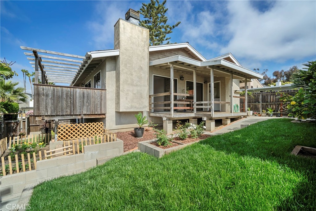 119 W Avenida De Los Lobos Marinos