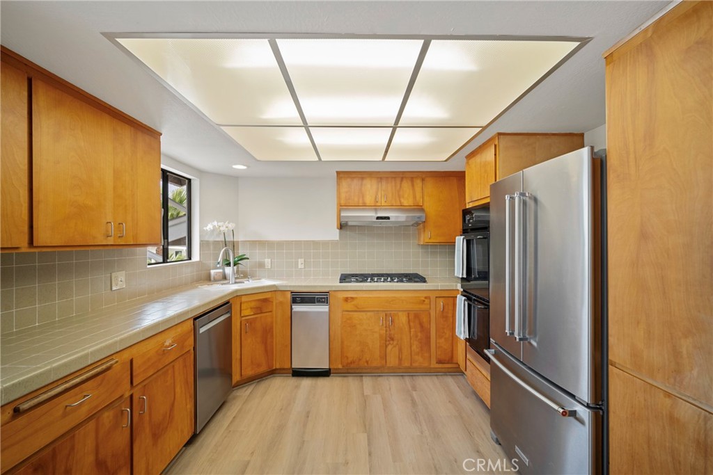 119 W Avenida De Los Lobos Marinos