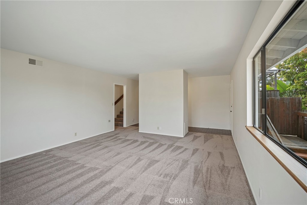 119 W Avenida De Los Lobos Marinos