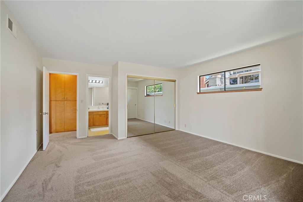 119 W Avenida De Los Lobos Marinos