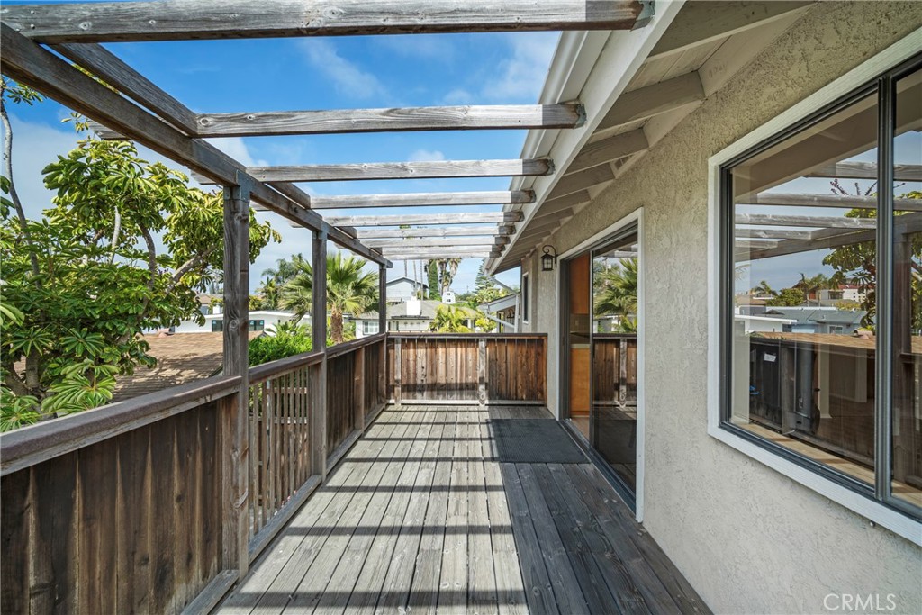 119 W Avenida De Los Lobos Marinos