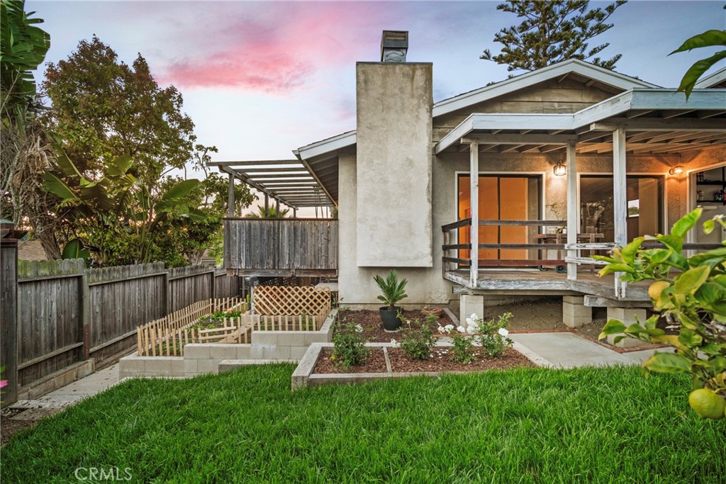 119 W Avenida De Los Lobos Marinos