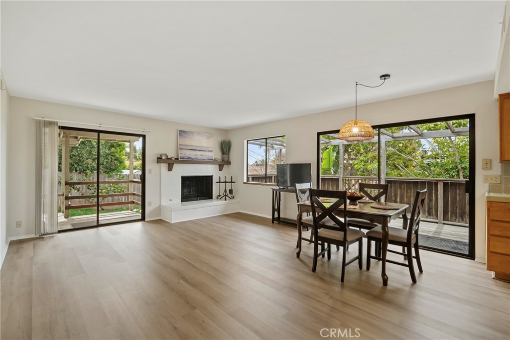 119 W Avenida De Los Lobos Marinos