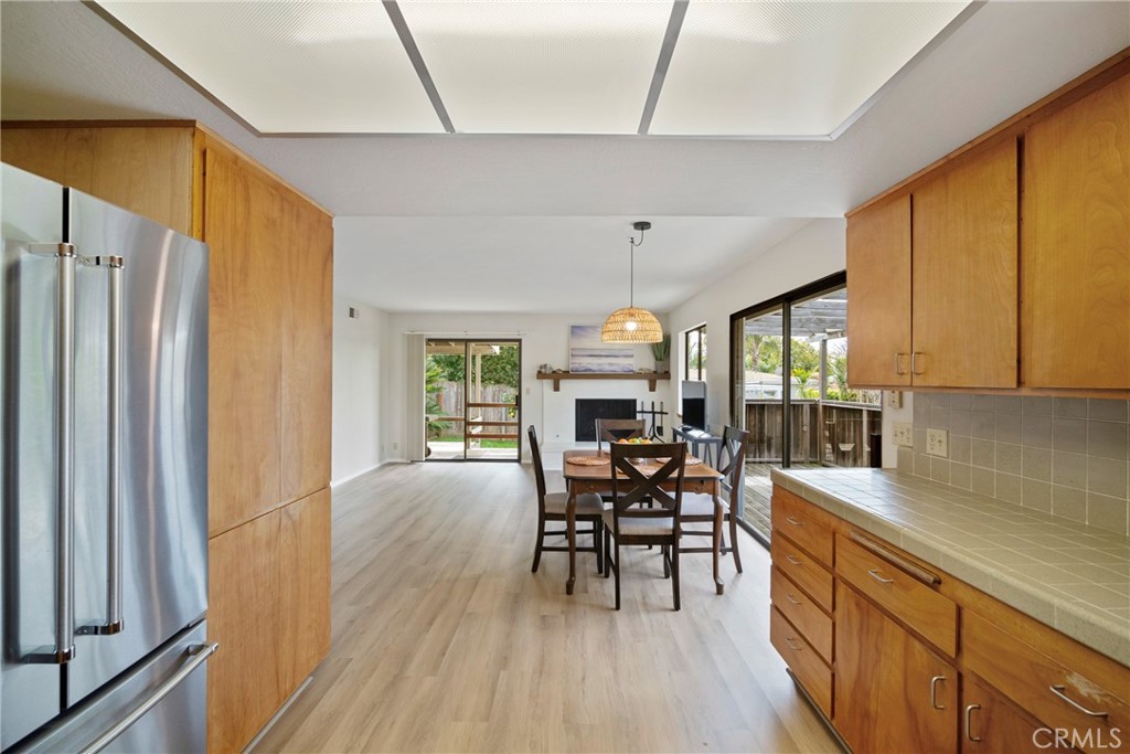 119 W Avenida De Los Lobos Marinos