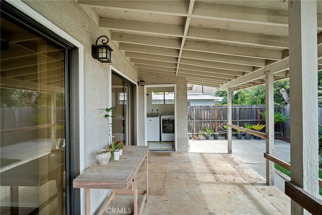 119 W Avenida De Los Lobos Marinos