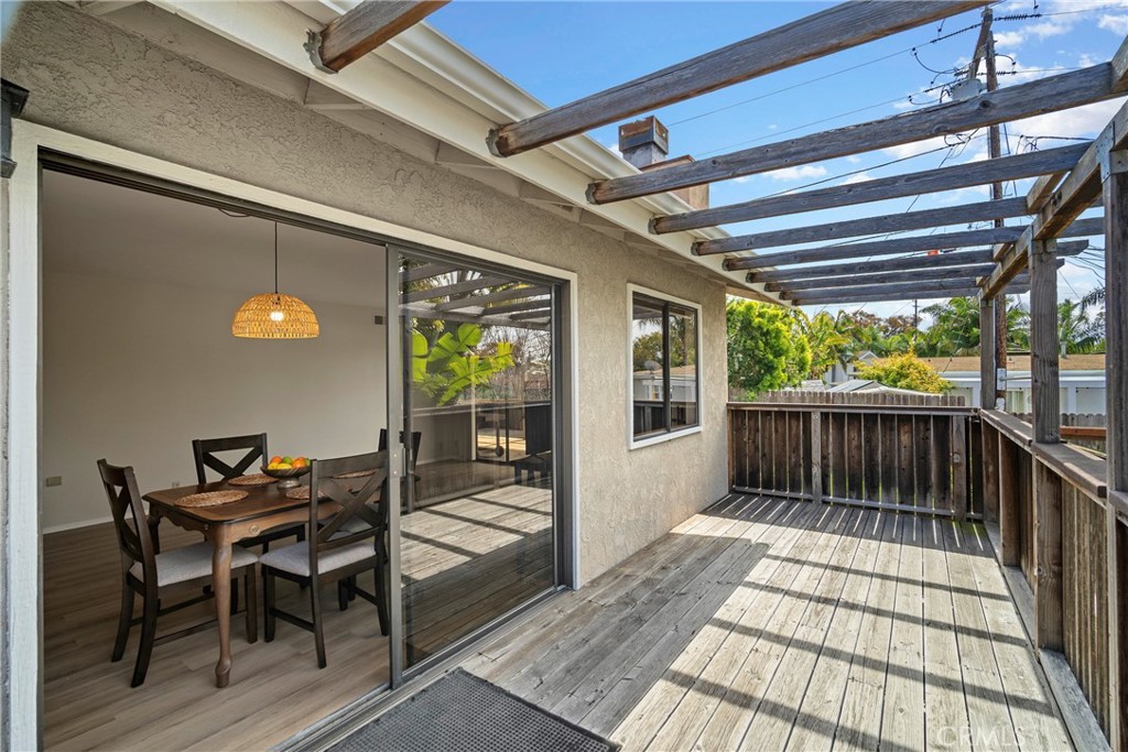 119 W Avenida De Los Lobos Marinos