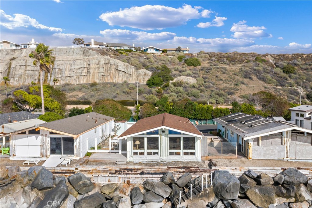 1880 N El Camino Real 86