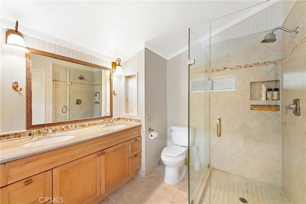 1880 N El Camino Real 86