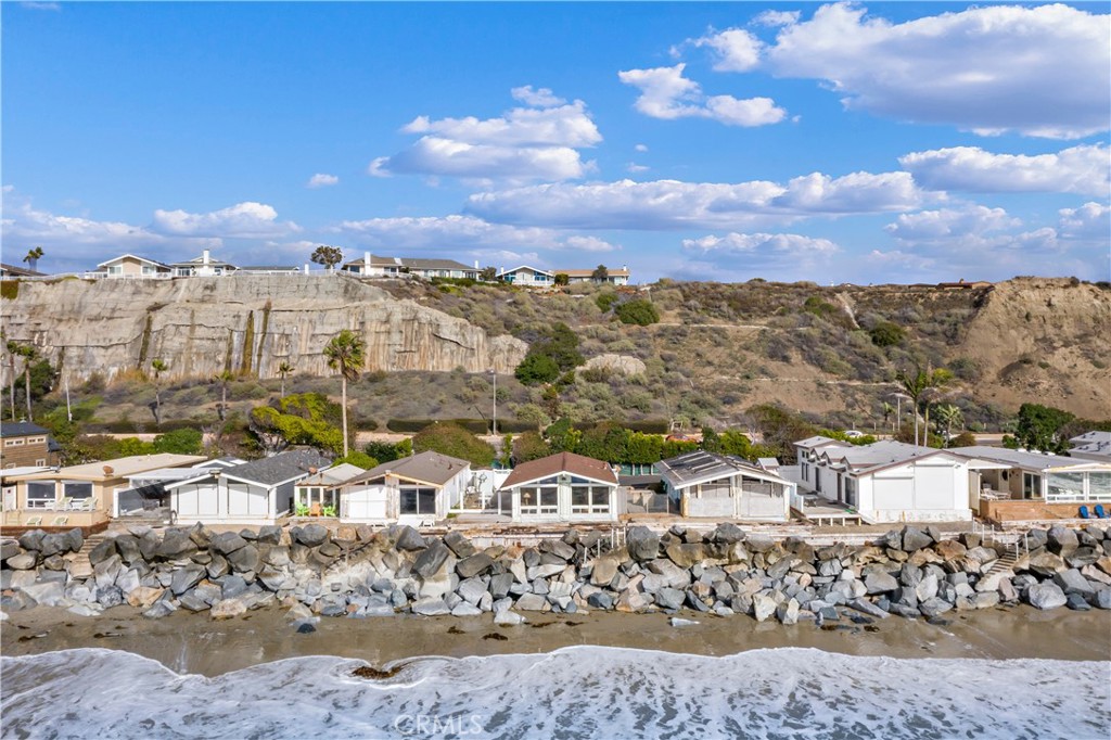 1880 N El Camino Real 86