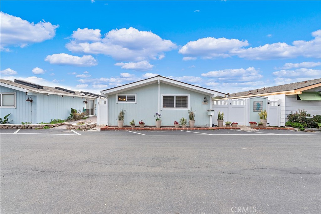 1880 N El Camino Real 86