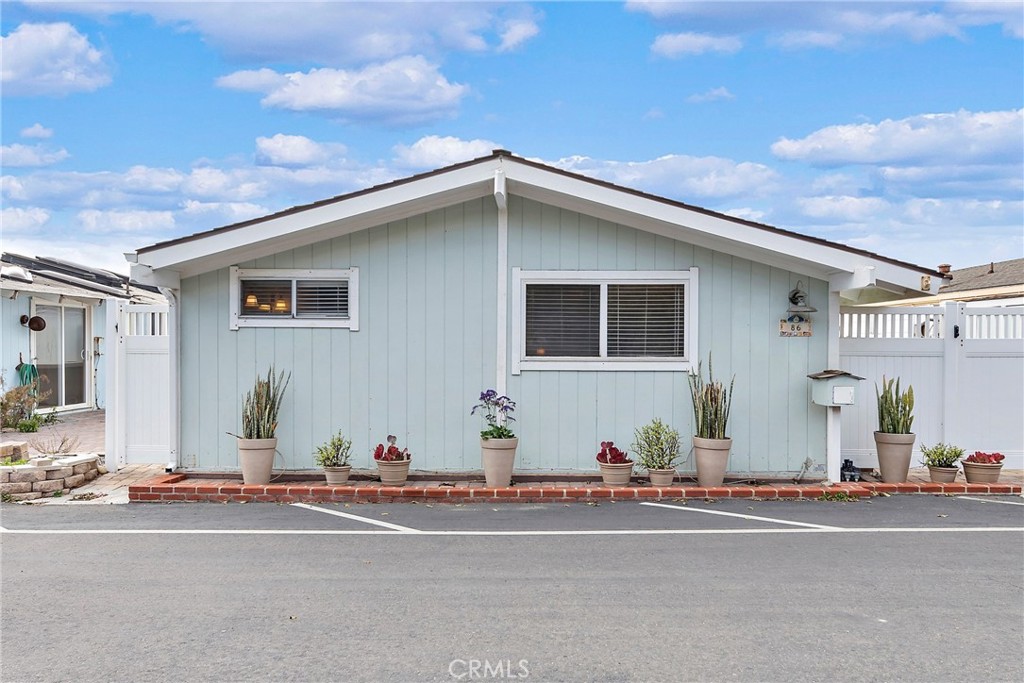 1880 N El Camino Real 86