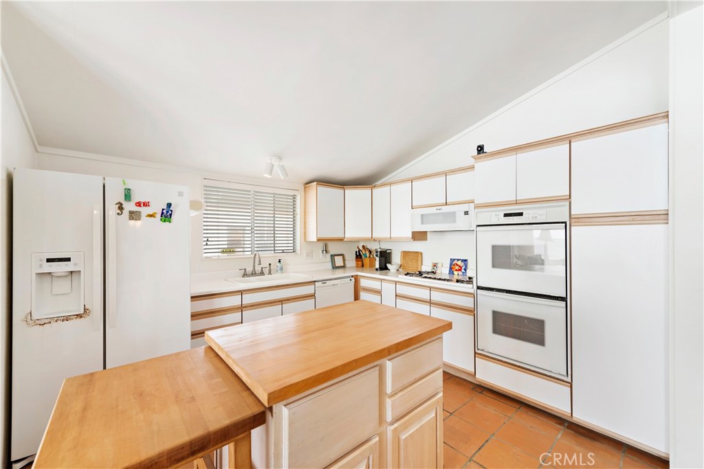 1880 N El Camino Real 86