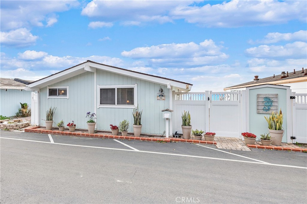 1880 N El Camino Real 86