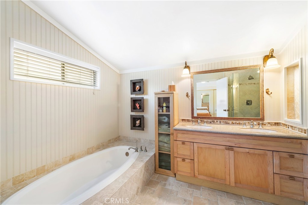 1880 N El Camino Real 86