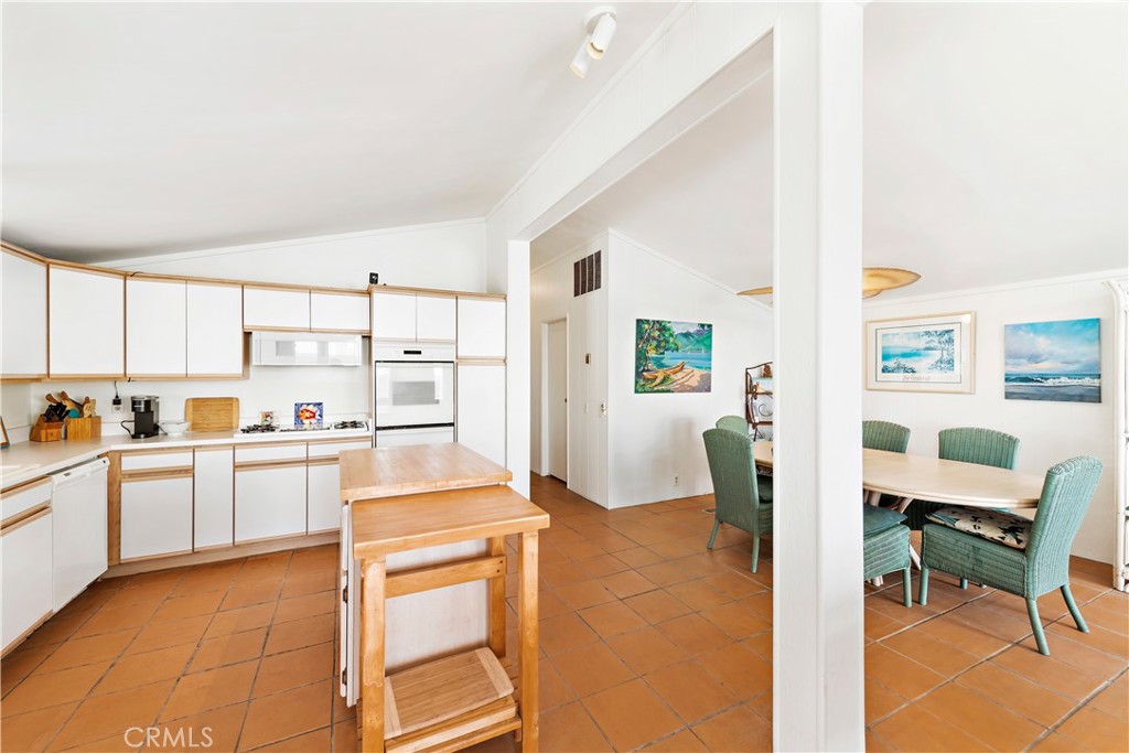 1880 N El Camino Real 86