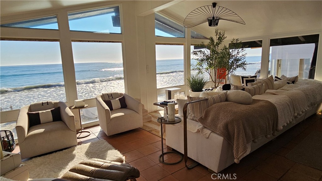 1880 N El Camino Real 86