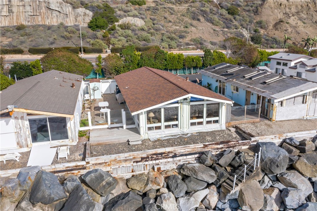 1880 N El Camino Real 86