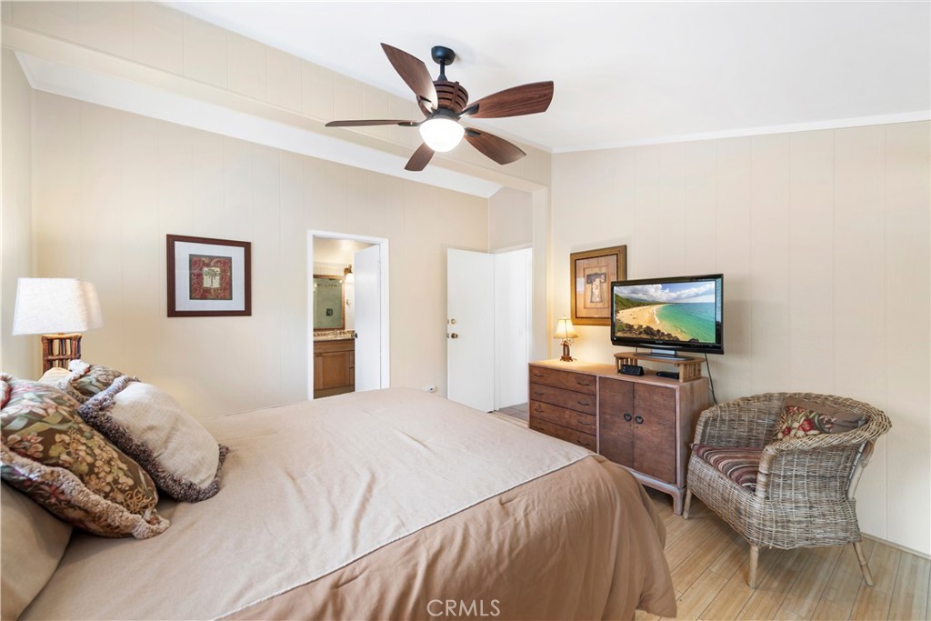 1880 N El Camino Real 86