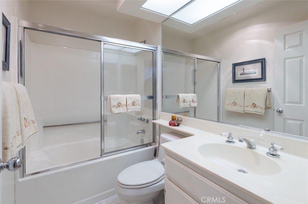 400 N Pacific Street 202