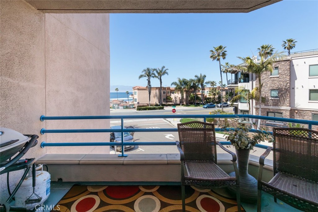 400 N Pacific Street 202