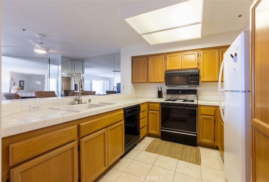 400 N Pacific Street 202