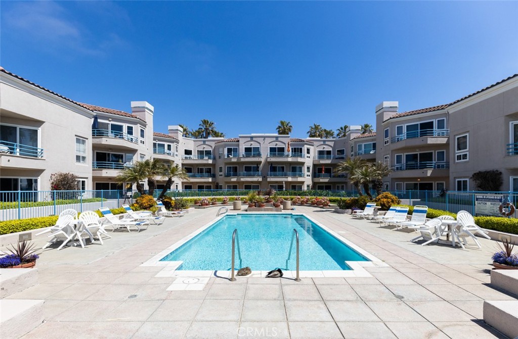 400 N Pacific Street 202